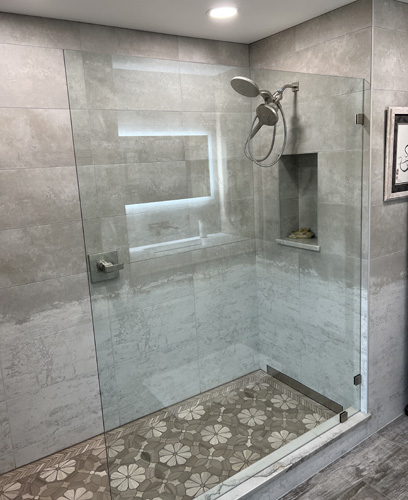 Shower with porcelain wall tiles Shower with porcelain wall tiles
